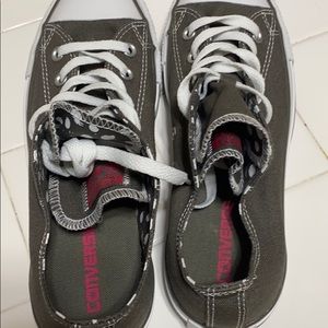 Charcoal gray converse polka dot inside